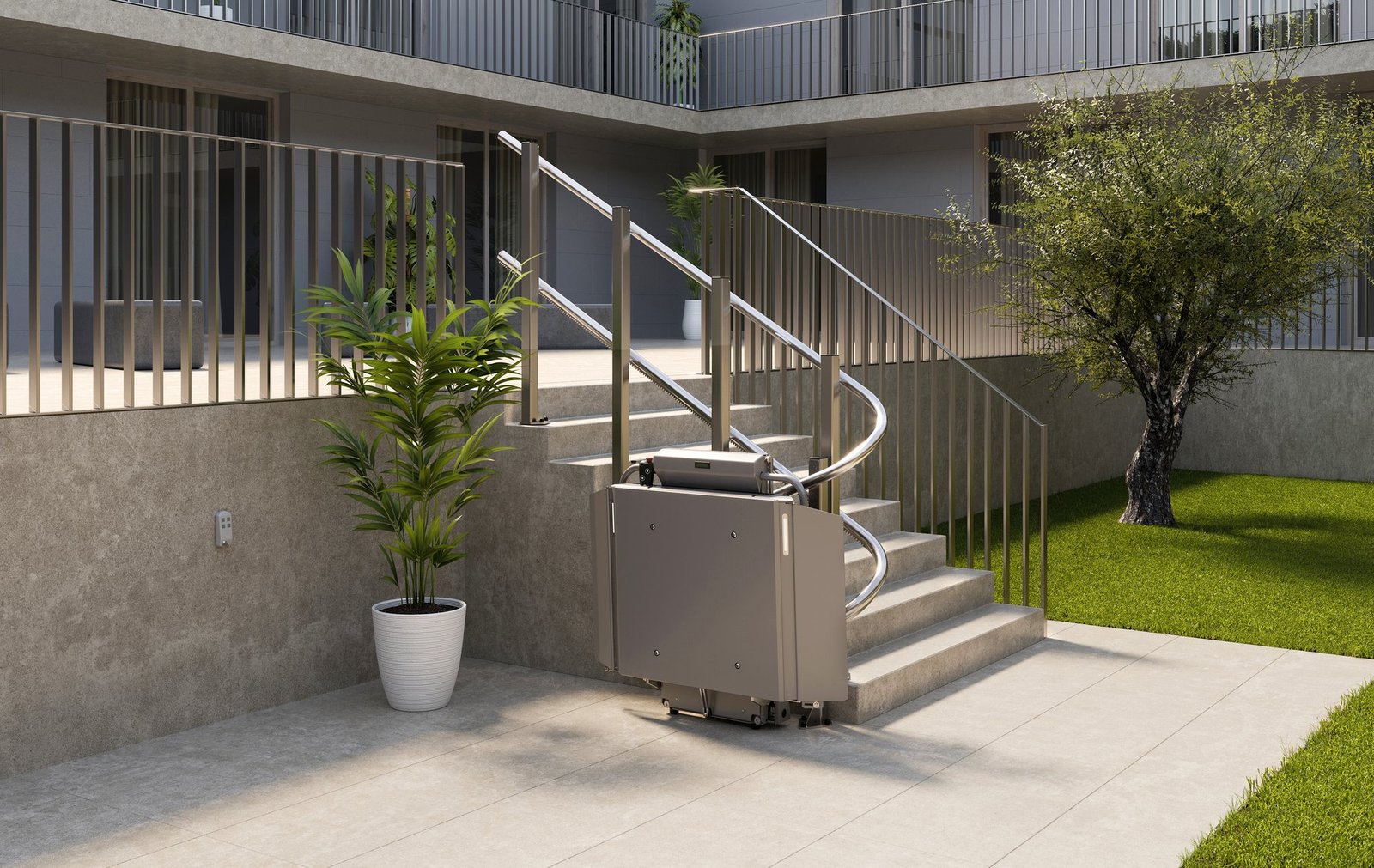 Plateautraplift Curved in binnenplaats
