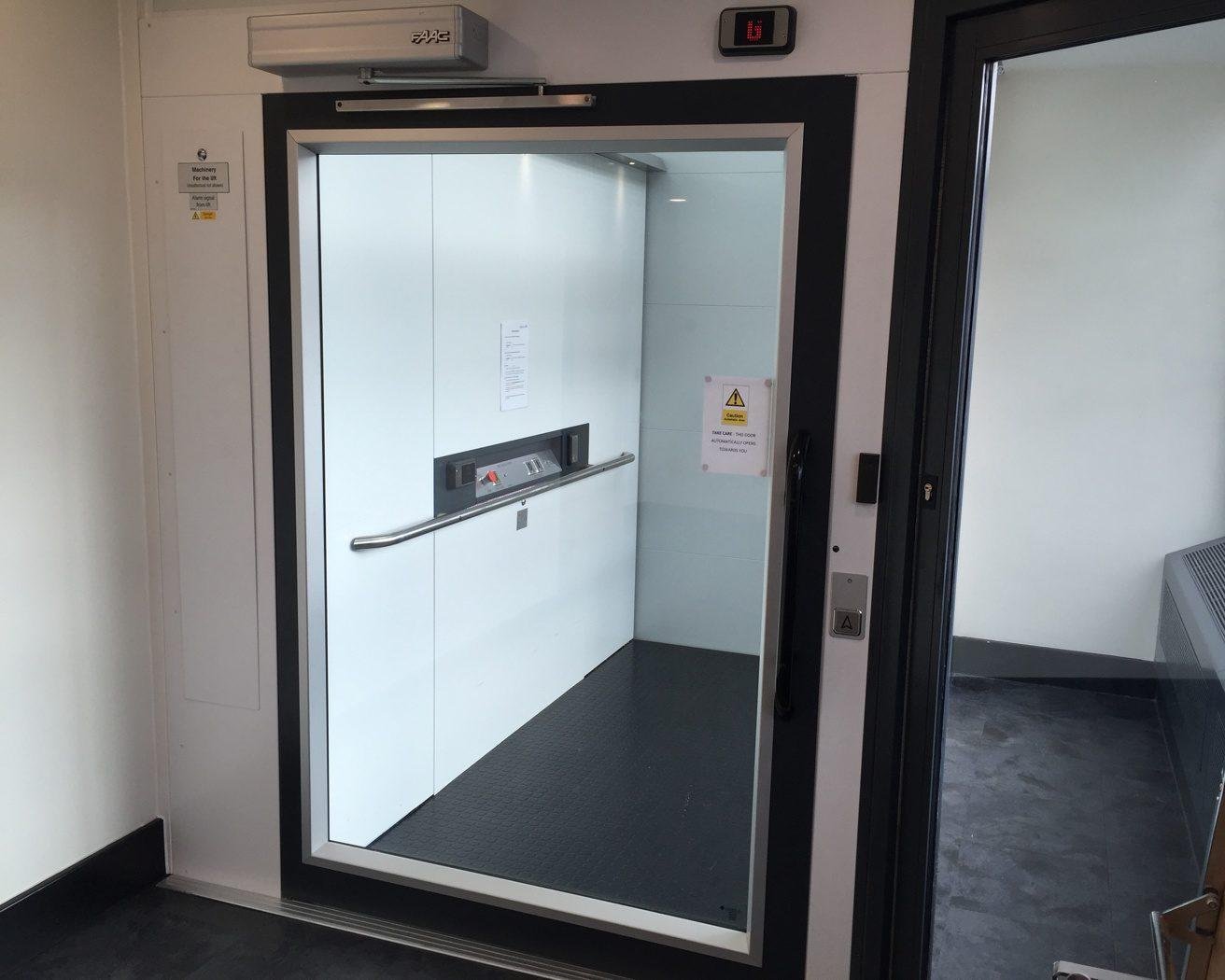 Huislift met stalen schacht