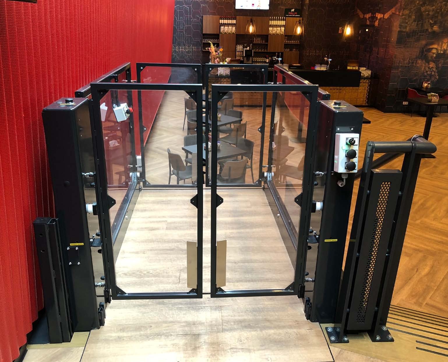 Hefplateau Solid in een woonkamer
